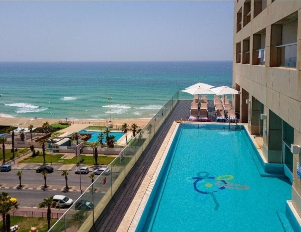 Отель Leonardo Suite Tel Aviv Bat Yam (ex. Mercure Suites Bat Yam) 4*