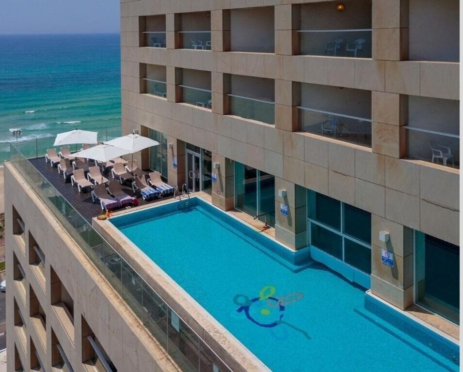 Вид Leonardo Suite Tel Aviv Bat Yam (ex. Mercure Suites Bat Yam) 4*