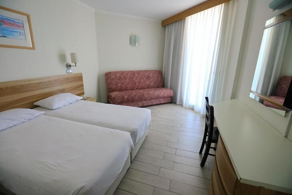 Територія Adi Hotel Eilat 3*