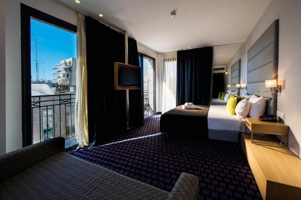 Апартаменти Eyal Hotel 4*