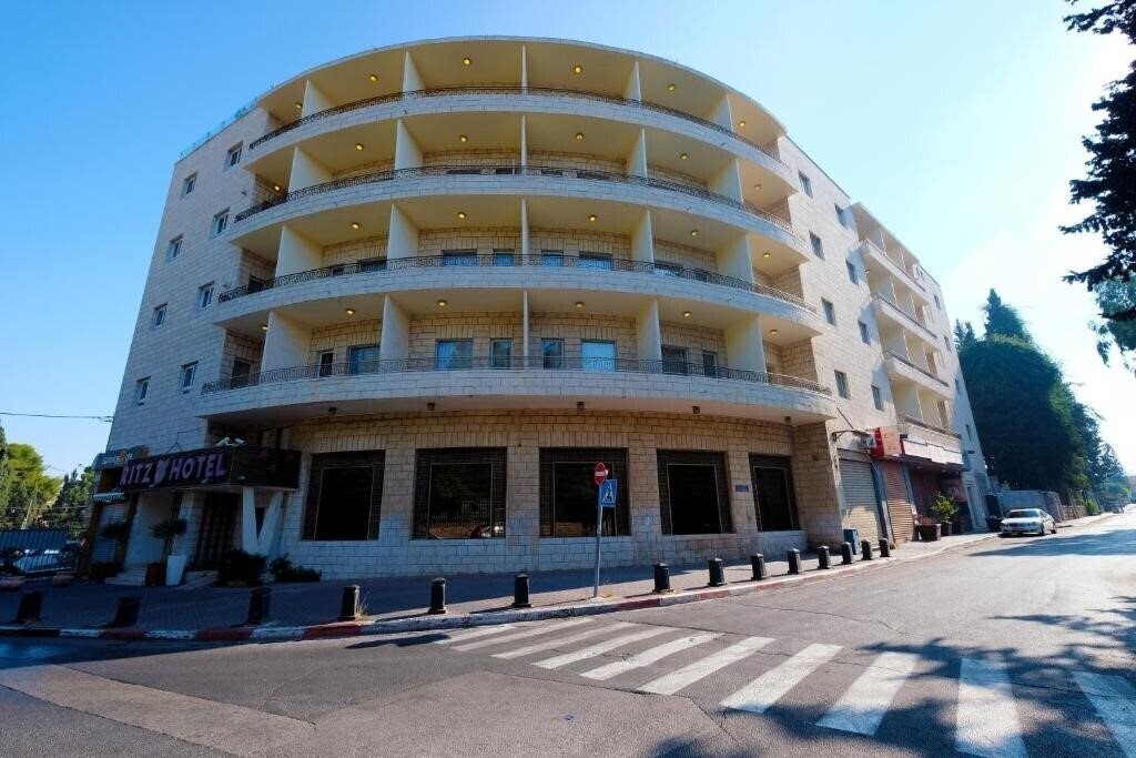 Панорама Ritz Hotel 4*