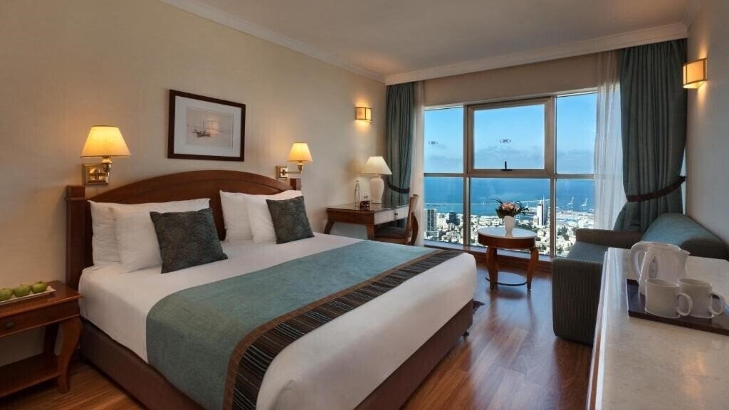 Отель Crowne Plaza Hotel Haifa 4*