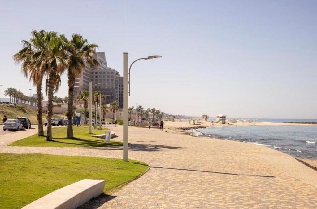 Панорама Almog Tower отель без категории