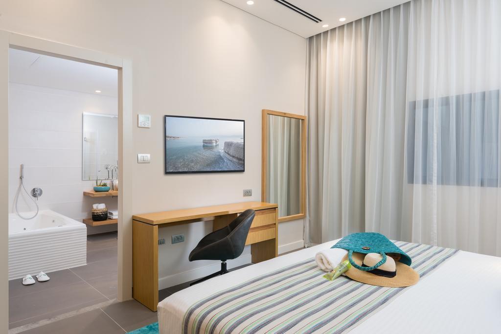 Отель Oasis Dead Sea 4*