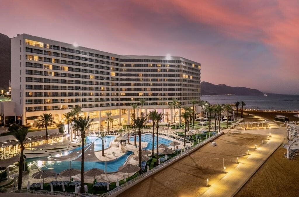 Готель Crowne Plaza Dead Sea 5*
