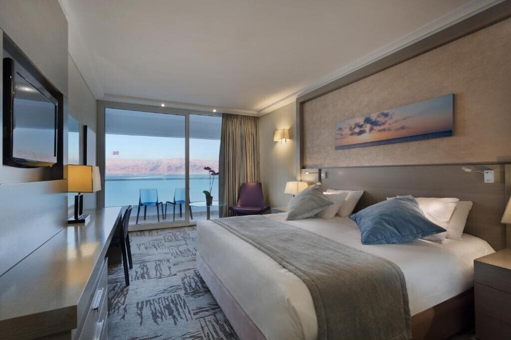 Вид Crowne Plaza Dead Sea 5*