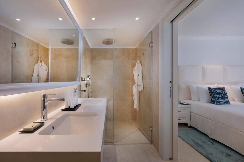 Апартаменты Milos 5*