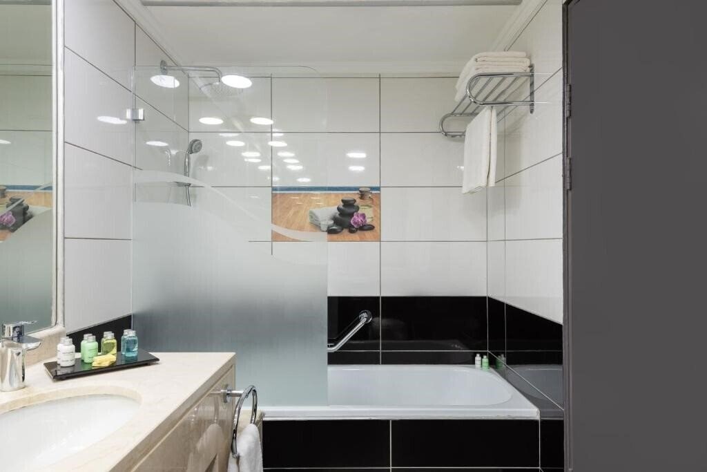 Територія Leonardo 4*