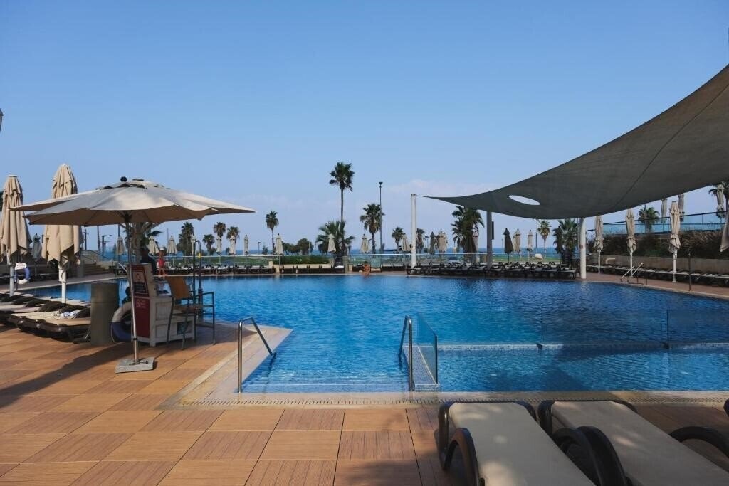 Отель Dan Panorama Tel Aviv 5*