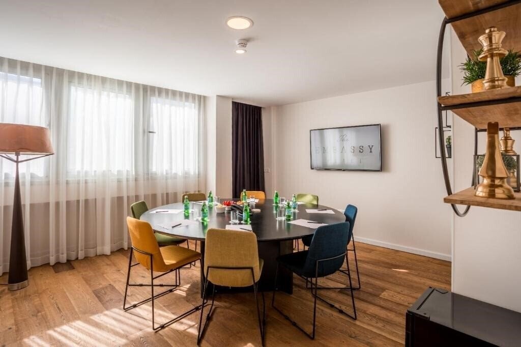 Панорама Embassy Hotel Tel Aviv 3*