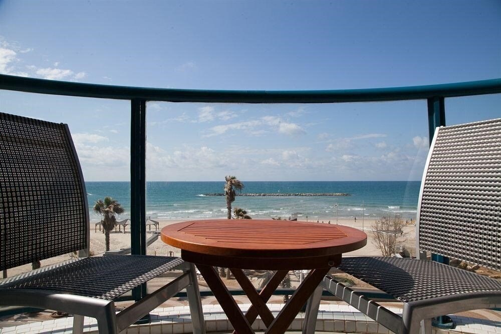 Территория The Sea Apartments Tel Aviv 4*