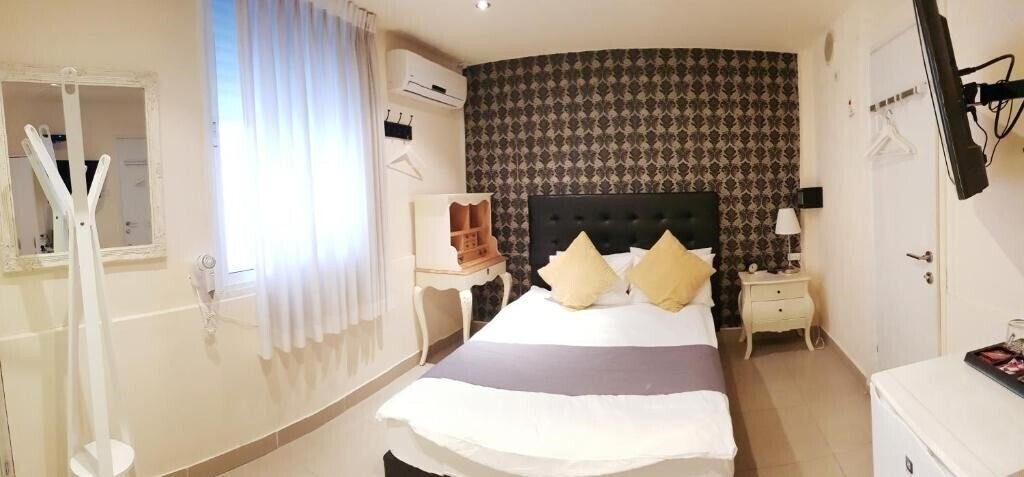 Территория Central Hotel 2*