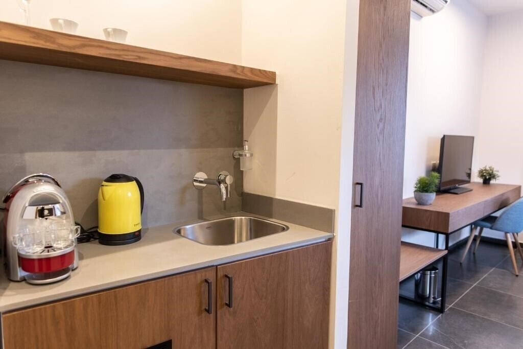 Панорама 27 Montefiore Suite Apartments 4*