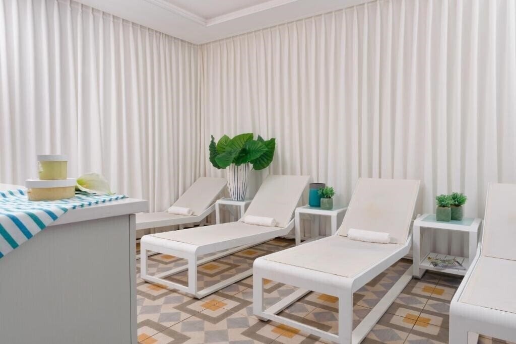 Территория Leonardo City Towerl Tel Aviv 5*