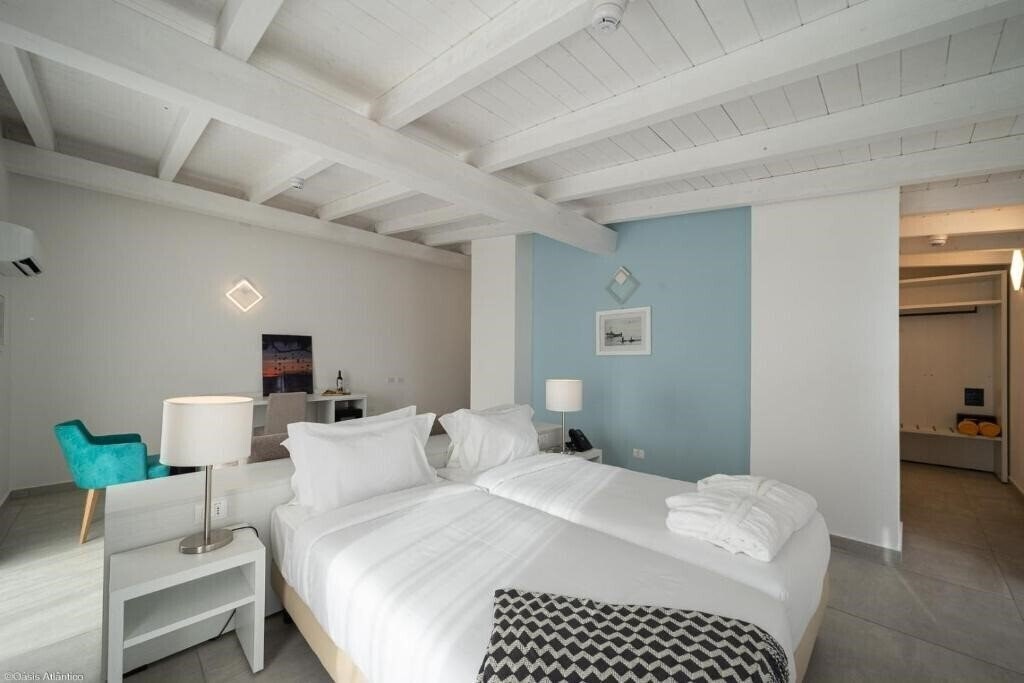 Фото Oasis White 4*