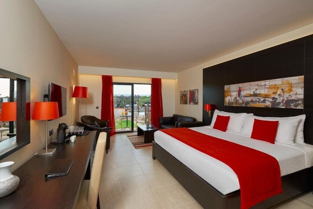 Территория Melia Laguna Beach Resort 5*