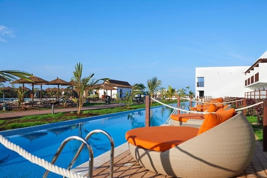 Апартаменты Melia Laguna Beach Resort 5*