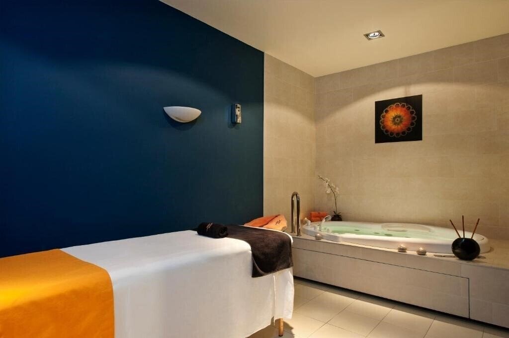 Апартаменти Melia Tortuga Beach 5*