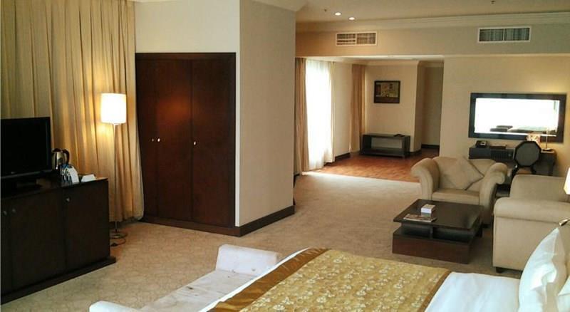 Территория Swiss Belhotel Doha 4*