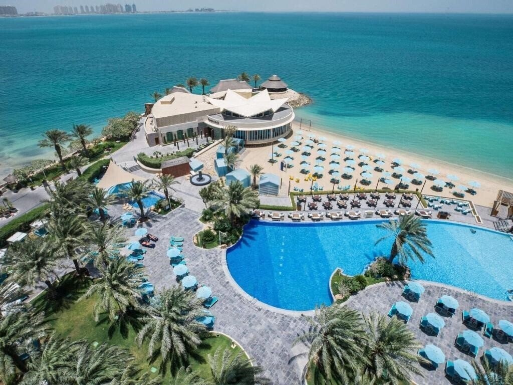 Отель Hilton Doha Hotel 5*