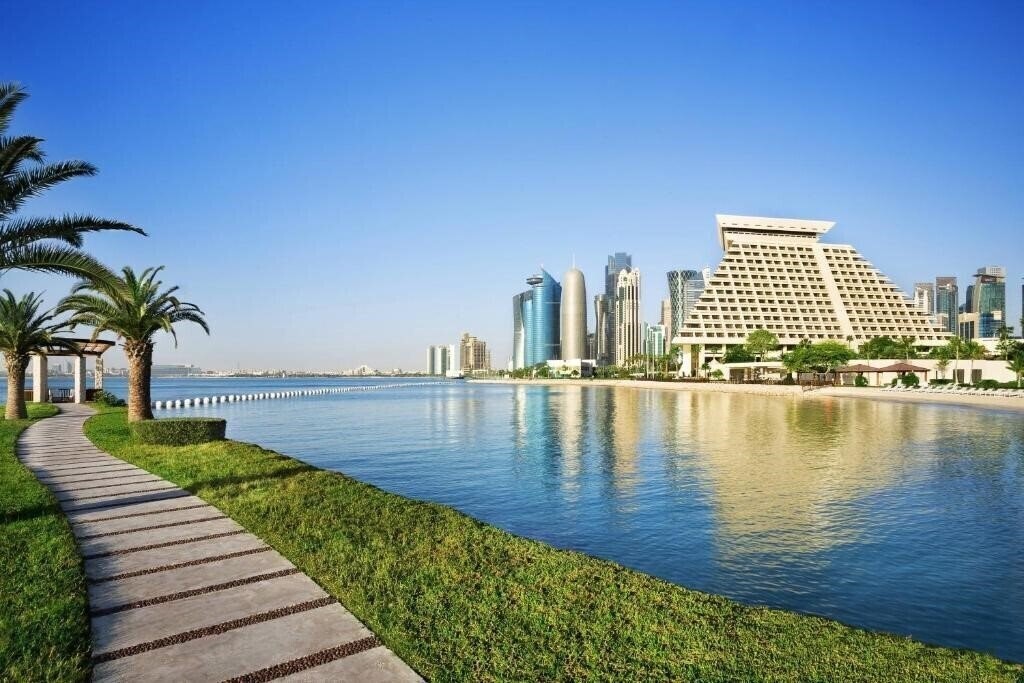 Отель Sheraton Grand Doha Resort & Convention Hotel 5*