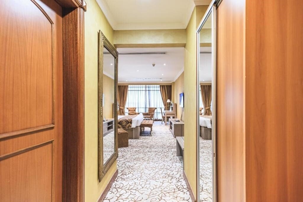 Вид Sapphire Plaza Hotel Doha 4*