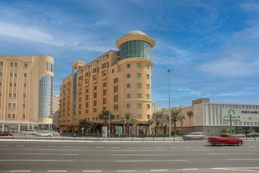 Отель Millennium Hotel Doha 5*