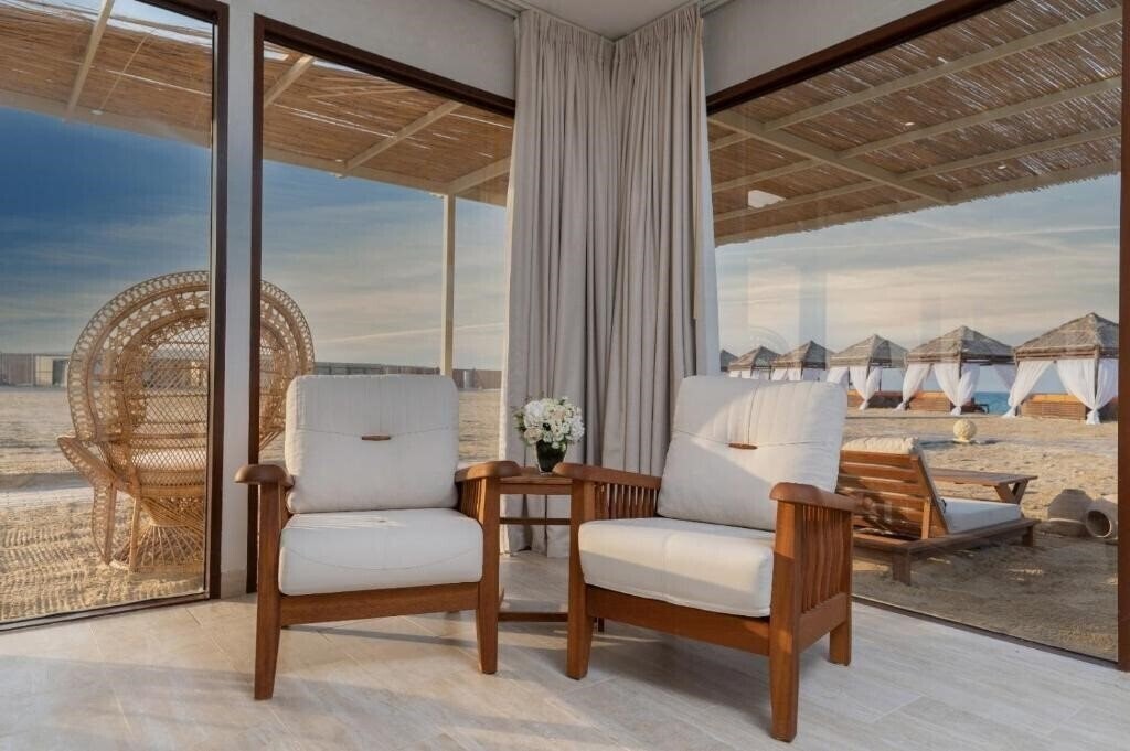 Территория Regency Sealine Camp 5*