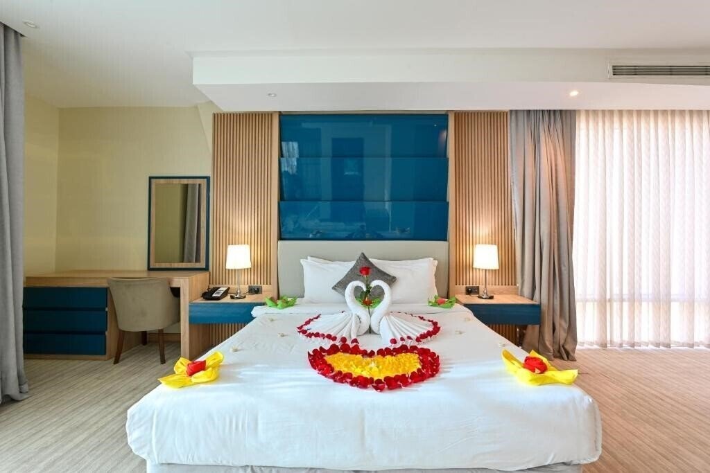 Фотографія Al Mansour Suites Hotel 4*