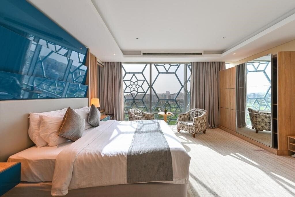 Готель Al Mansour Suites Hotel 4*