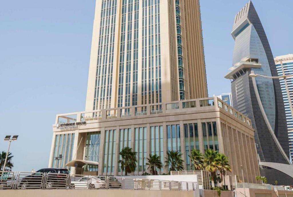 Отель Wyndham Grand Doha West Bay Beach 5*