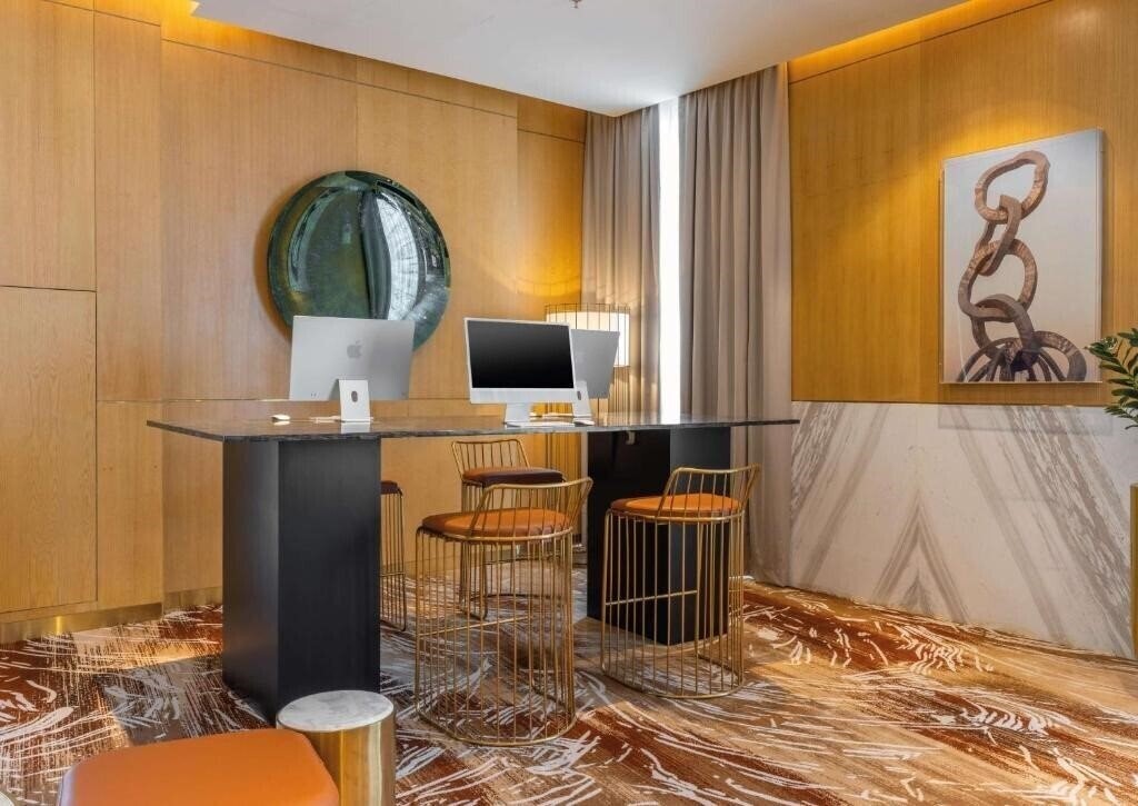 Апартаменты Embassy Suites By Hilton Doha Old Town 4*