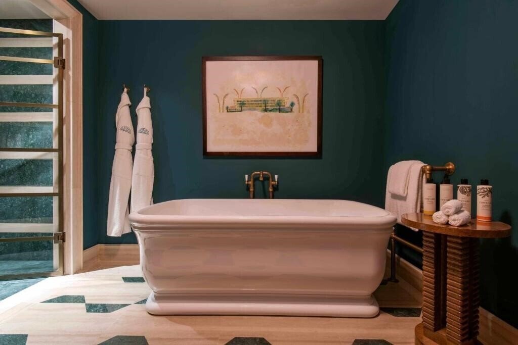 Територія The Ned 5*