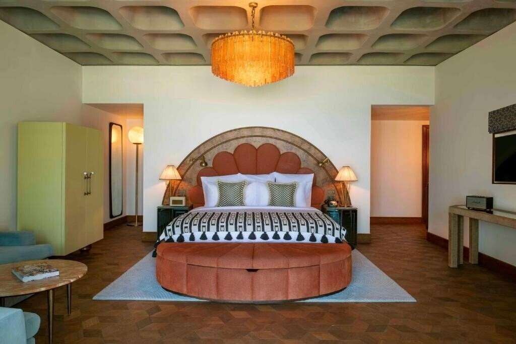 Панорама The Ned 5*