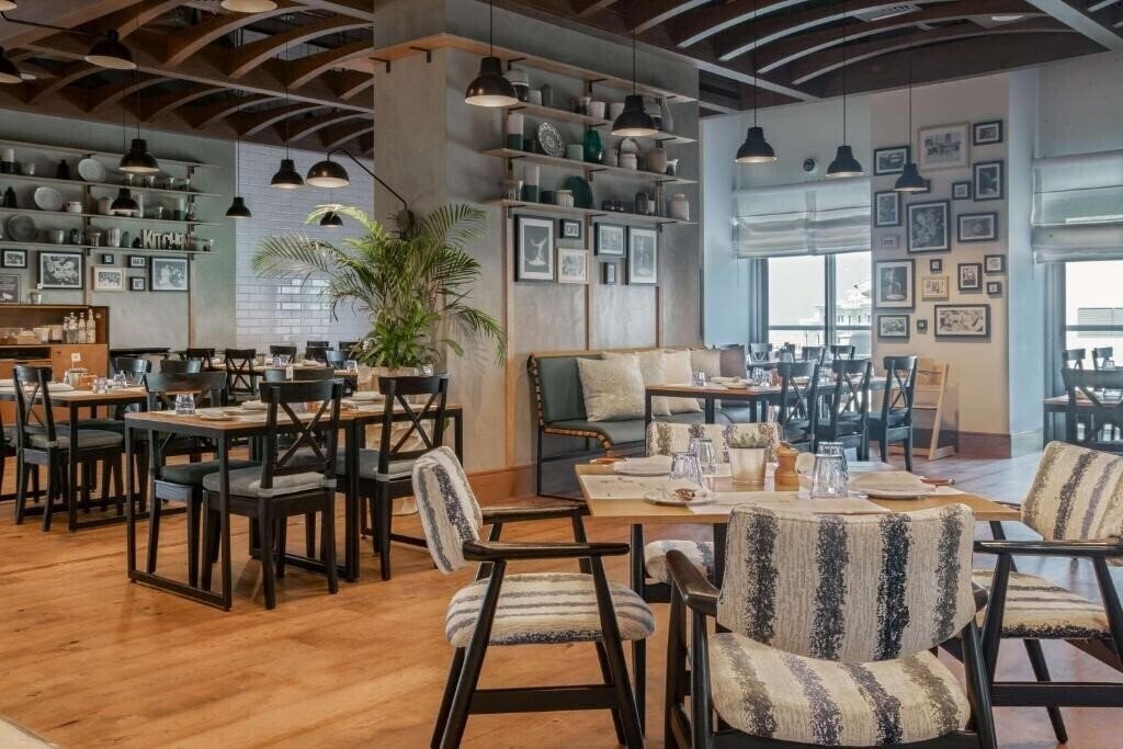 Территория Hilton Doha The Pearl Hotel & Residences 5*