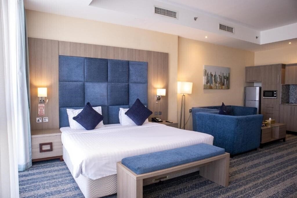 Панорама The Castle Premium Hotel 3*