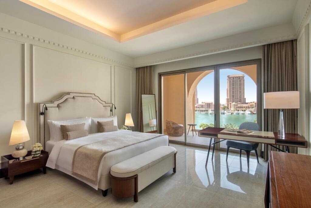 Территория The St. Regis Marsa Arabia Island, The Pearl Qatar 3*
