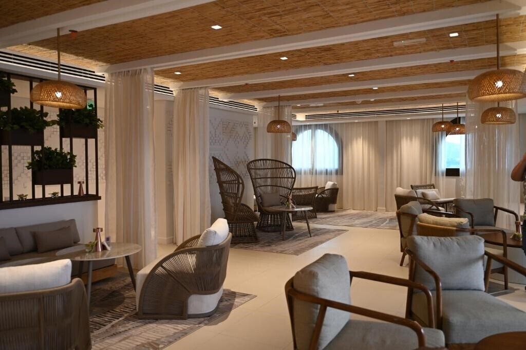 Вид Mina Hotel & Residences 5*