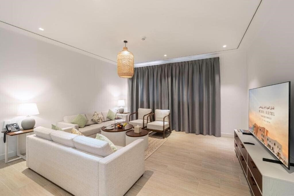 Панорама Mina Hotel & Residences 5*