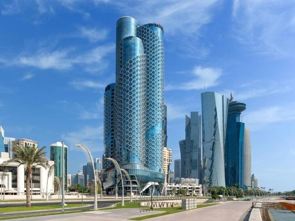 Готель Swissotel Corniche Park Towers Doha 5*