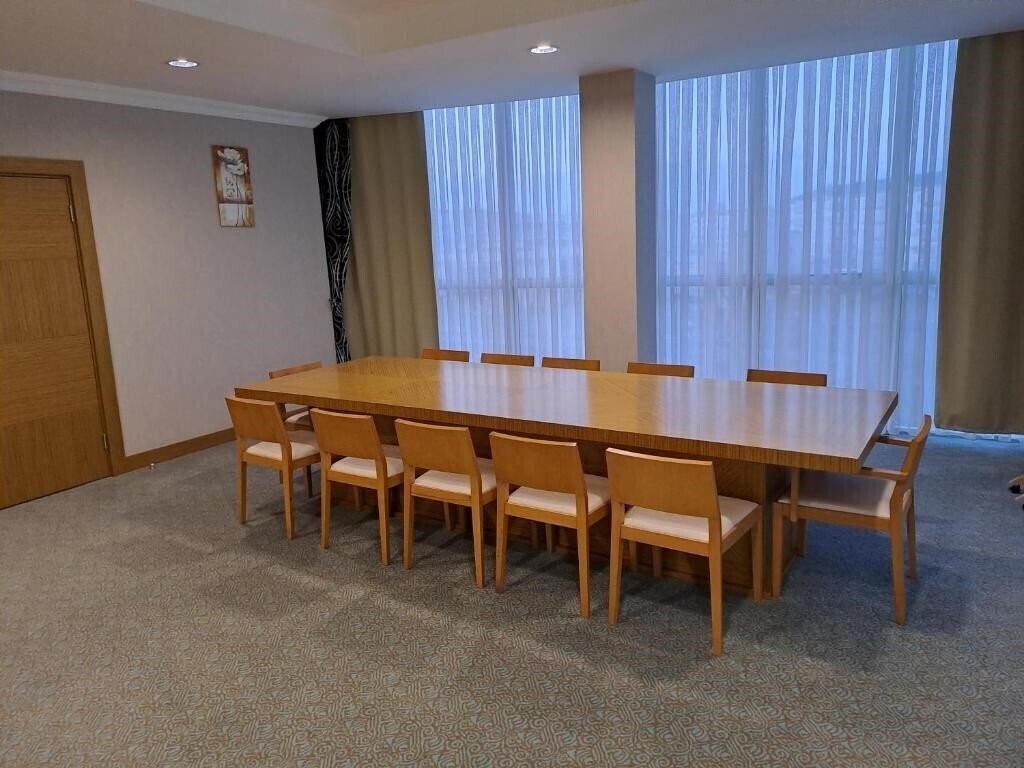 Апартаменти Grand Nur Plaza Hotel 5*