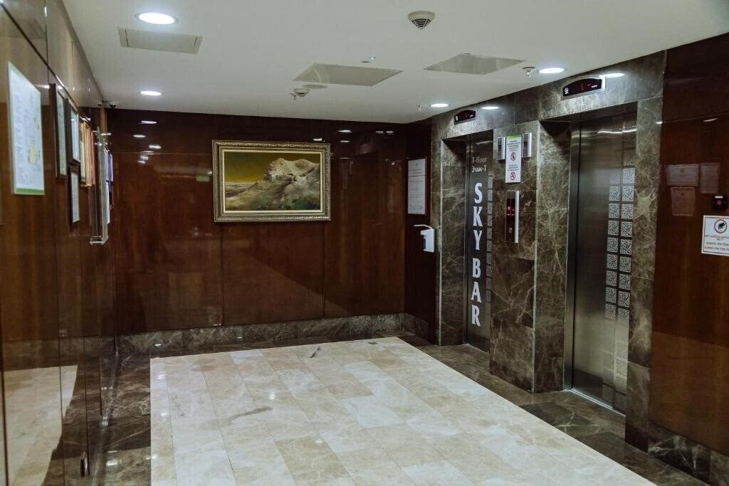 Территория Holiday Inn Aktau 4*