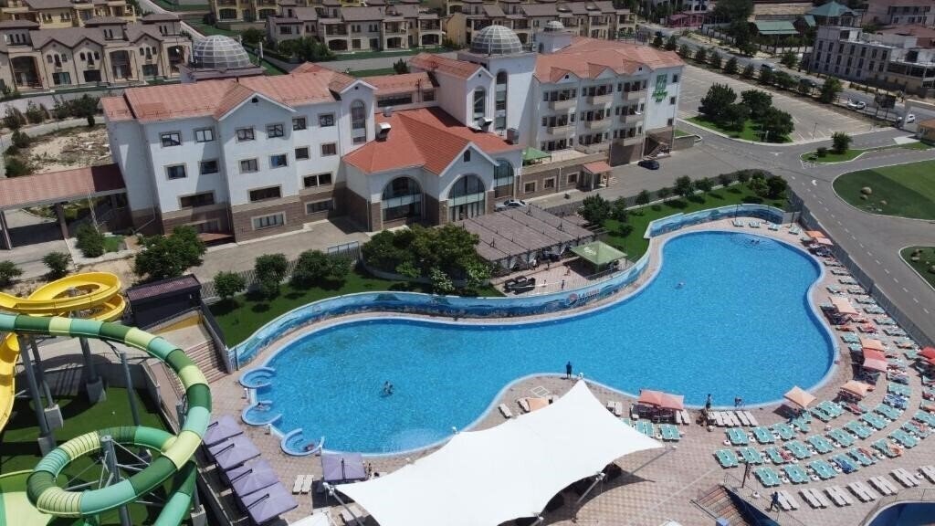 Готель Holiday Inn Aktau Seaside 4*