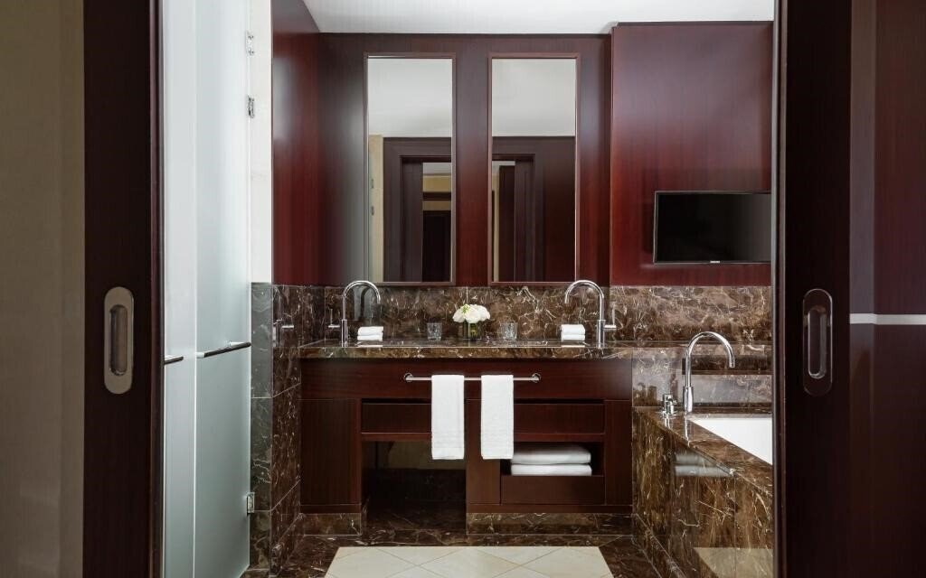 Вид The Ritz-Carlton 5*