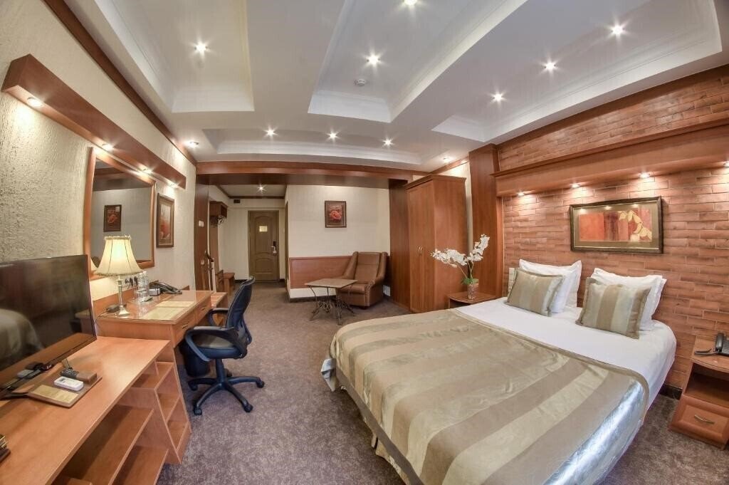 Вид Uyut Hotel Almaty 3*