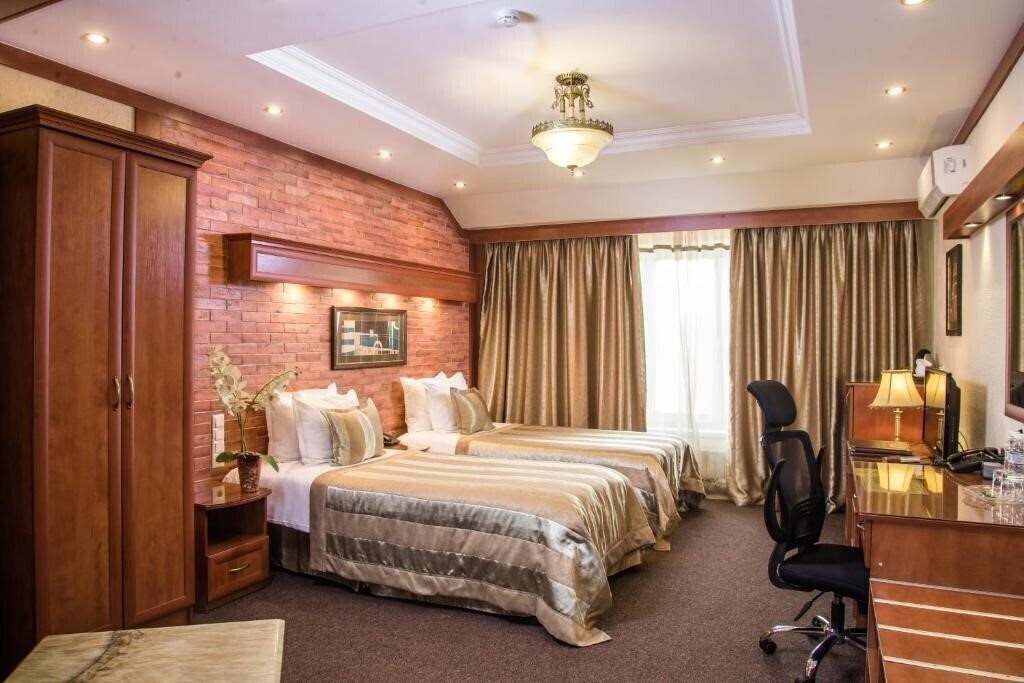 Територія Uyut Hotel Almaty 3*