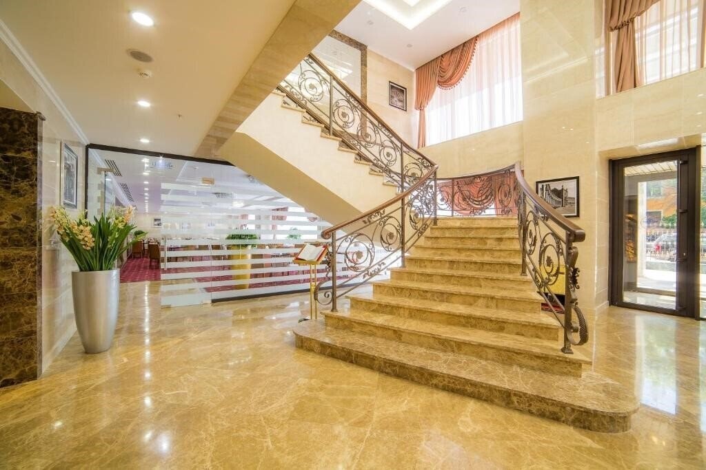 Панорама Shera Park Inn 4*