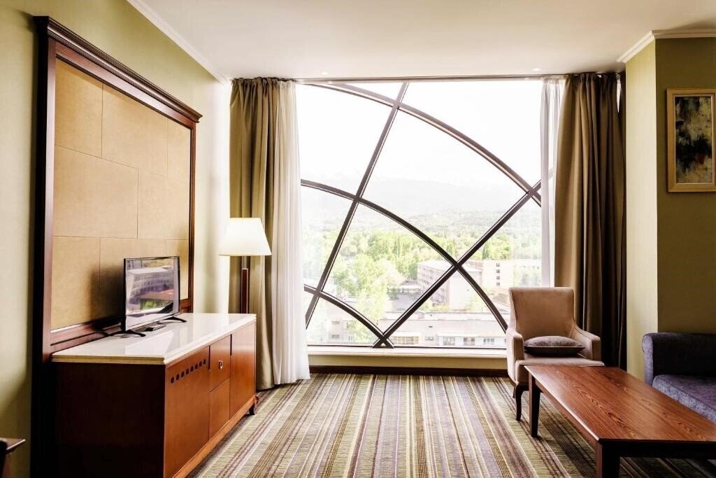 Вид Shera Park Inn 4*