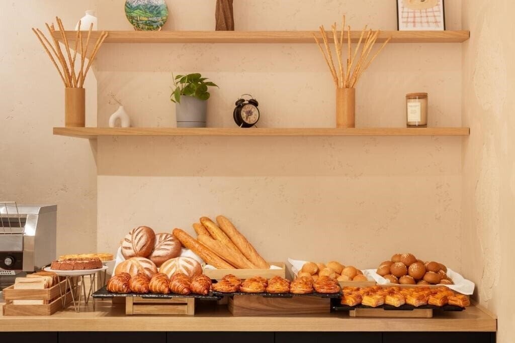 Фотографія Holiday Inn Almaty 3*