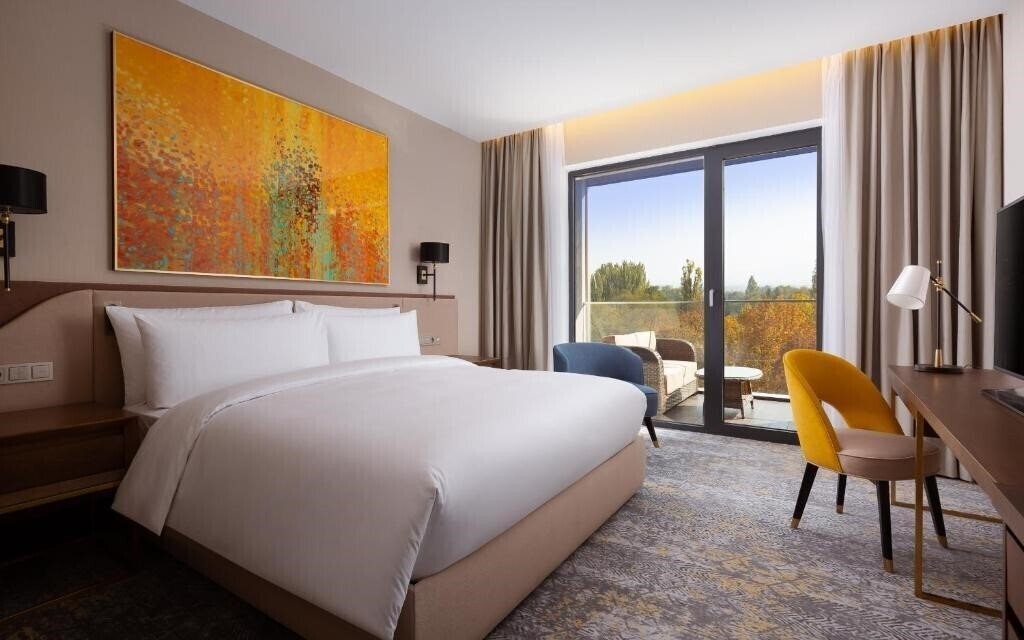 Апартаменти Swissotel Wellness Resort Alatau Almaty 5*